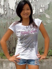 Cute and innocent looking Pinay babe sucks and fucks like a pro