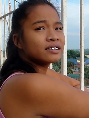 Young Filipina hustler fucks like a wild animal outdoors