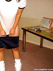 Japanese coed sucks hard and eats sperm