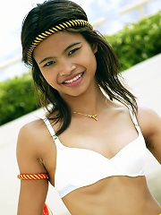Bangkok teen Tussinee in a sexy Muay Thai boxing outfit